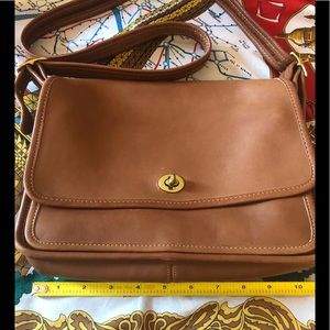 Vintage Coach made in the USA shoulder/